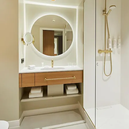 Marriott Hotel 5*